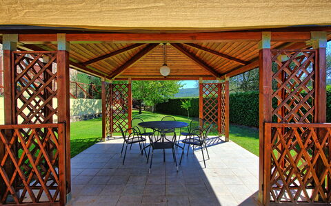 Cerretalta: Propiedad, Edificio, Habitación, Pabellón, Bienes Raíces, Casa, Casa, Árbol, Porche, Inmuebles