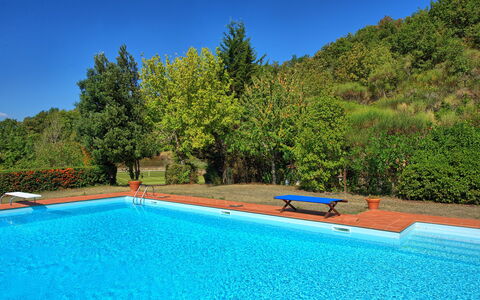 Gellino: Piscina, Propiedad, Paisaje Natural, Ocio, Inmuebles, Casa, Bienes Raíces, Villa, Árbol, Vacaciones