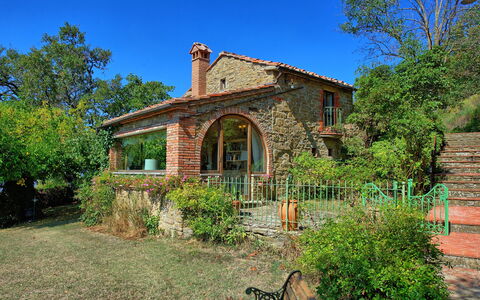 Gellino: Propiedad, Casa, Bienes Raíces, Casa, Edificio, Cabaña, Área Rural, Árbol, Arquitectura, Inmuebles