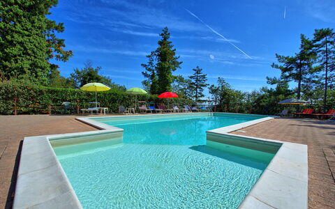 Villa Lorenzo: Piscina, Propiedad, Bienes Raíces, Casa, Inmuebles, Vacaciones, Ocio, Casa, Hierba, Edificio