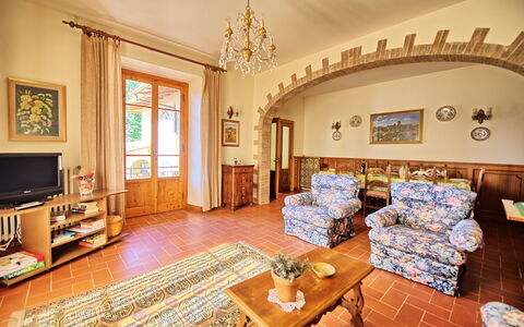Casale Ambra: Propiedad, Habitación, Edificio, Sala, Mueble, Diseño De Interiores, Bienes Raíces, Casa, Casa, Suelo
