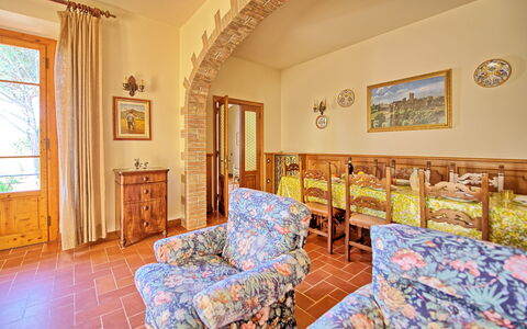 Casale Ambra: Habitación, Propiedad, Mueble, Edificio, Casa, Bienes Raíces, Diseño De Interiores, Casa, Sala, Mesa