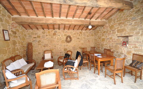 Villa Gaeta: Propiedad, Habitación, Edificio, Diseño De Interiores, Restaurante, Mueble, Casa, Ladrillo