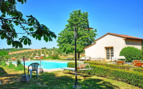 Vittoriana: Propiedad, Casa, Bienes Raíces, Verde, Casa, Paisaje Natural, Árbol, Edificio, Inmuebles, Cielo