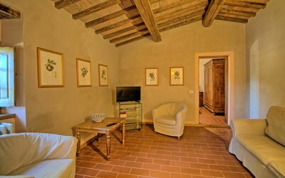 Tenuta 6: Habitación, Propiedad, Edificio, Mueble, Diseño De Interiores, Casa, Suelo, Sala, Bienes Raíces, Mesa