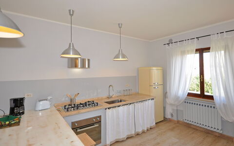 Villa Cassia: Propiedad, Habitación, Mueble, Edificio, Suelo, Diseño De Interiores, Casa, Cocina, Bienes Raíces, Techo