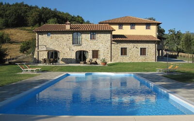 Swimming pool of Borgo La Casa