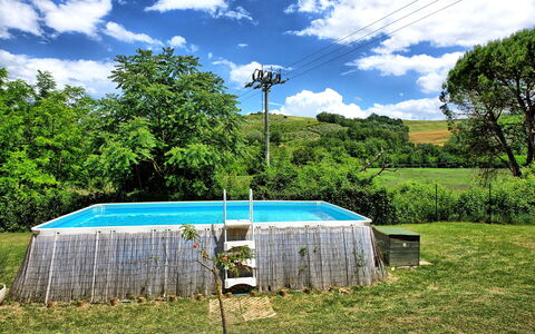 Villa Diletta: Árbol, Piscina, Hierba, Cielo, Área Rural, Bienes Raíces, Casa, Ocio, Sombra, Paisaje