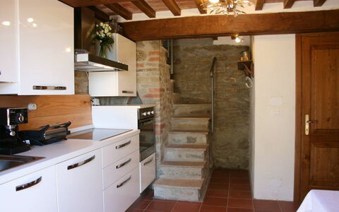 La Casina del Bosco: Mostrador, Habitación, Propiedad, Edificio, Mueble, Cocina, Gabinetes, Casa, Suelo, Diseño De Interiores