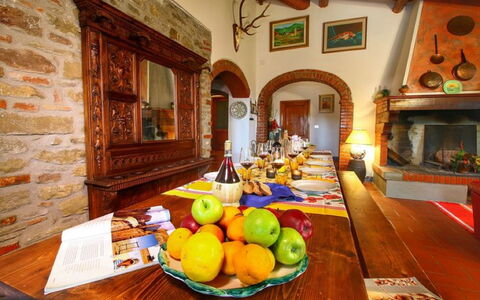 Civitella: Propiedad, Habitación, Casa, Edificio, Casa, Diseño De Interiores, Mesa, Comedor, Naturaleza Muerta, Bienes Raíces