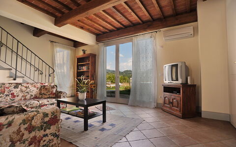 Casa Fabrizio: Mueble, Planta, Maceta, Planta De Casa, Madera, Edificio, Diseño De Interiores, Mesa, Comodidad, Gabinetes