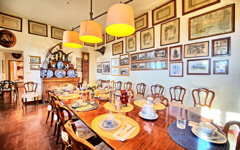 Il Principe: Habitación, Propiedad, Edificio, Amarillo, Comedor, Diseño De Interiores, Mesa, Restaurante, Desayuno Tardío, Bienes Raíces