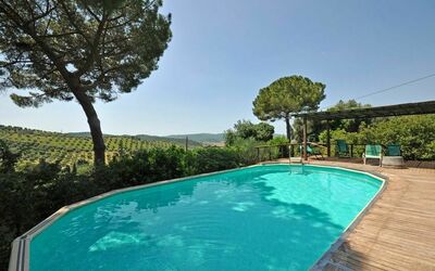 Marsilia: Piscina, Propiedad, Paisaje Natural, Bienes Raíces, Casa, Inmuebles, Ocio, Edificio, Casa, Recurso