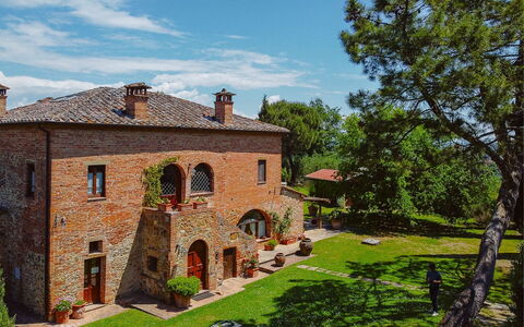 Villa Scianellone: Piscina, Árbol, Paisaje, Barrio Residencial, Vista Panorámica, Recurso, Fotografía Aérea, Inmuebles, Paisajismo, Diseño