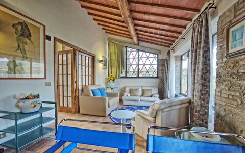 Poggiluglio: Habitación, Propiedad, Edificio, Diseño De Interiores, Casa, Mueble, Techo, Bienes Raíces, Casa, Arquitectura