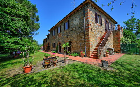 Villa Campogialli: Casa, Propiedad, Casa, Bienes Raíces, Edificio, Cielo, Arquitectura, Hierba, Área Rural, Inmuebles