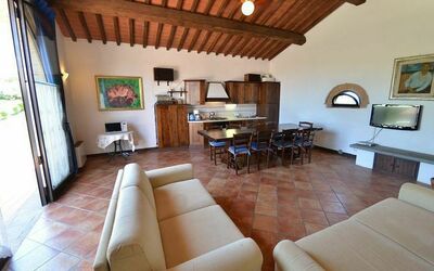 Bracciante: Habitación, Propiedad, Edificio, Mueble, Diseño De Interiores, Sala, Bienes Raíces, Casa, Villa, Desván