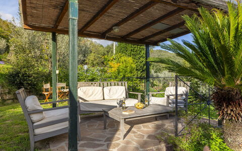 Bigiolo a Melazzano: Planta, Propiedad, Mueble, Botánica, Sombra, Árbol, Mueble Para Exteriores, Cielo, Ocio, Paisaje