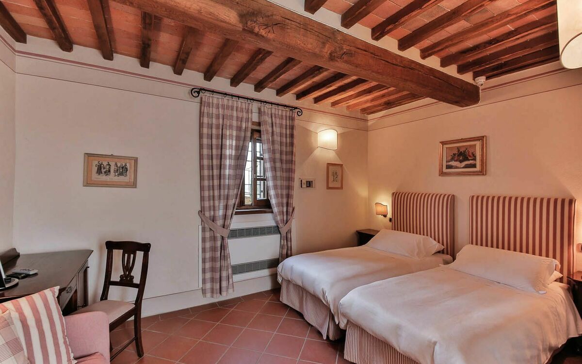 Alojamiento:&nbsp;Camera 4