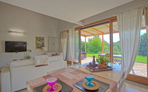 Capannino: Habitación, Propiedad, Mueble, Diseño De Interiores, Sala, Casa, Edificio, Mesa, Bienes Raíces, Mesa De Café