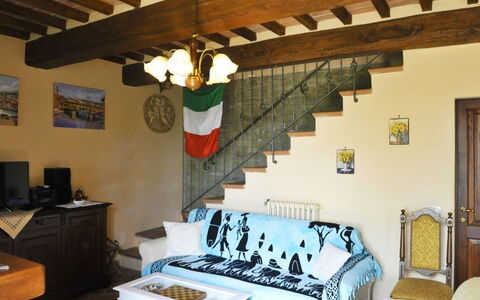 Casetta i Ciliegi: Propiedad, Habitación, Edificio, Mueble, Diseño De Interiores, Casa, Bienes Raíces, Techo, Haz, Mesa