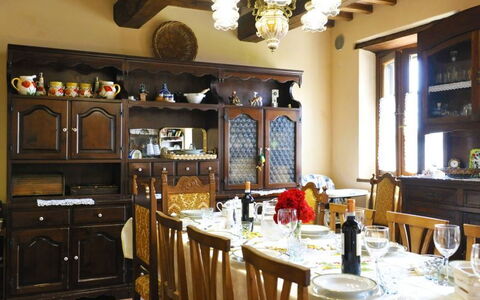 Casetta i Ciliegi: Habitación, Edificio, Propiedad, Mueble, Diseño De Interiores, Mostrador, Gabinetes, Mesa, Comedor, Cocina