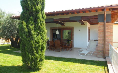 Villa Dei Cipressi: Propiedad, Casa, Edificio, Bienes Raíces, Pérgola, Hierba, Árbol, Villa, Casa, Patio Interior