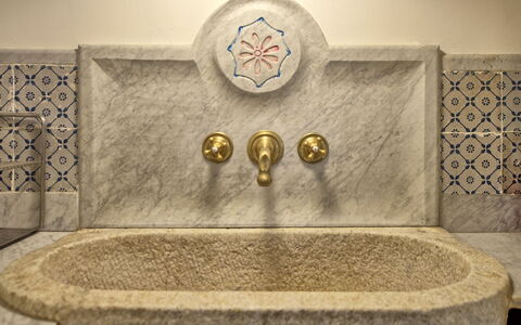 Villa Nova: Diseño De Interiores, Rectángulo, Fuente, Agua, Simetría, Fuente, Metal, Fuente De Agua, Piso