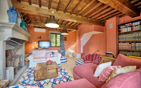 Villa Nova: Propiedad, Marco, Edificio, Madera, Sala, Ventana, Bienes Raíces, Lámpara, Ocio, Haz