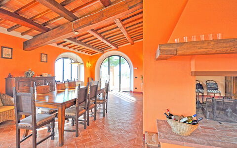 Villa Noceta: Propiedad, Edificio, Habitación, Bienes Raíces, Casa, Diseño De Interiores, Villa, Mueble, Vacaciones, Inmuebles