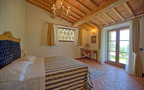 Villa Noceta: Habitación, Propiedad, Habitación, Mueble, Techo, Edificio, Cama, Diseño De Interiores, Bienes Raíces, Casa