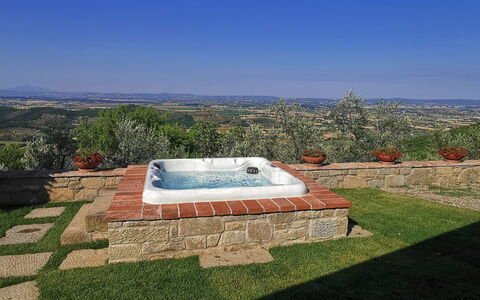 Villa Noceta: Planta, Cielo, Árbol, El Terreno Del Lote, Diseño Urbano, Hierba, Paisaje, Rectángulo, Horizonte, Techo
