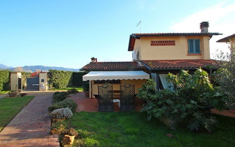 Casa Daniela: Techo, Barrio Residencial, Arbusto, Casa, Casa, Jardín, Cabaña, Hacienda, Inmuebles