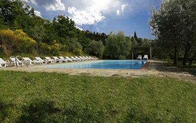 Le Logge - Pergine Valdarno, Toscana, Italia - Yellow