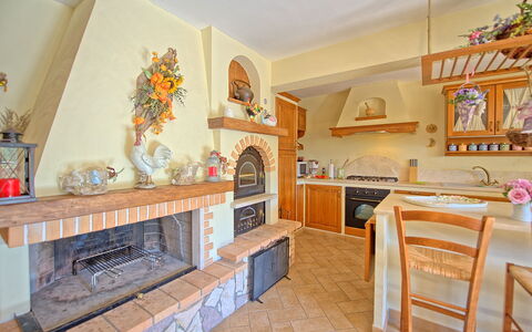 Casa Maria Luisa: Propiedad, Habitación, Edificio, Mueble, Bienes Raíces, Diseño De Interiores, Casa, Cocina, Suelo, Mesa