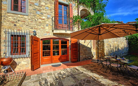 Casa Maria Luisa: Propiedad, Edificio, Casa, Casa, Bienes Raíces, Habitación, Inmuebles, Arquitectura, Techo, Cabaña