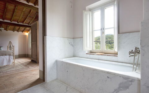 Angeloni: Propiedad, Habitación, Suelo, Edificio, Diseño De Interiores, Baño, Loseta, Casa, Arquitectura, Pared