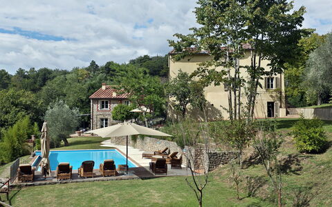 Angeloni: Propiedad, Casa, Inmuebles, Casa, Bienes Raíces, Edificio, Barrio Residencial, Mansión, Villa, Piscina