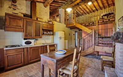 Torre: Habitación, Propiedad, Edificio, Mueble, Diseño De Interiores, Cocina, Casa, Bienes Raíces, Mostrador, Techo