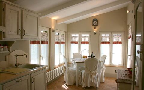 Casina Paradiso: Habitación, Propiedad, Mueble, Diseño De Interiores, Edificio, Casa, Arquitectura, Techo, Cocina, Suelo