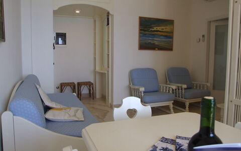 Appartamento - Le Finestre: Habitación, Propiedad, Mueble, Diseño De Interiores, Sala, Mesa, Edificio, Casa, Bienes Raíces, Suelo