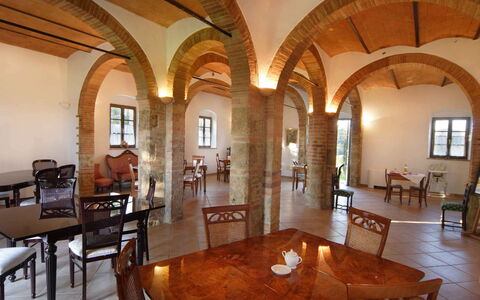 Tenuta Il Tresto: Edificio, Propiedad, Habitación, Diseño De Interiores, Inmuebles, Arquitectura, Techo, Arco, Mueble, Casa