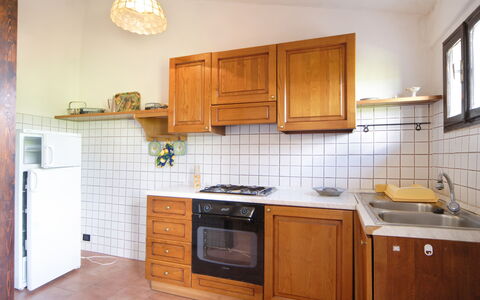 Tenuta Il Tresto: Gabinetes, Habitación, Mostrador, Propiedad, Mueble, Cocina, Diseño De Interiores, Edificio, Suelo, Loseta