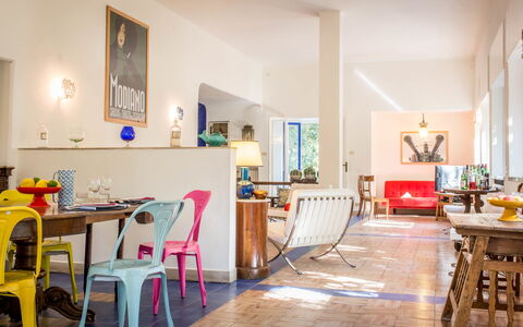 Marina Dei Ronchi Prestige: Habitación, Propiedad, Mueble, Diseño De Interiores, Edificio, Amarillo, Casa, Comedor, Suelo, Mesa