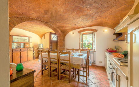 Villa La Fragola: Propiedad, Habitación, Edificio, Diseño De Interiores, Techo, Mueble, Casa, Bienes Raíces, Suelo, Arquitectura